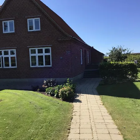 Skon Loftlejlighed Til 4 Personer I 6855 Outrup Daire